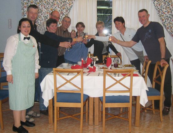 champagne op Willy's verjaardag ... op kosten van 't hotel