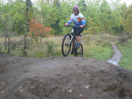 verwaarloosd BMX parcours waar wel nog leute is!
